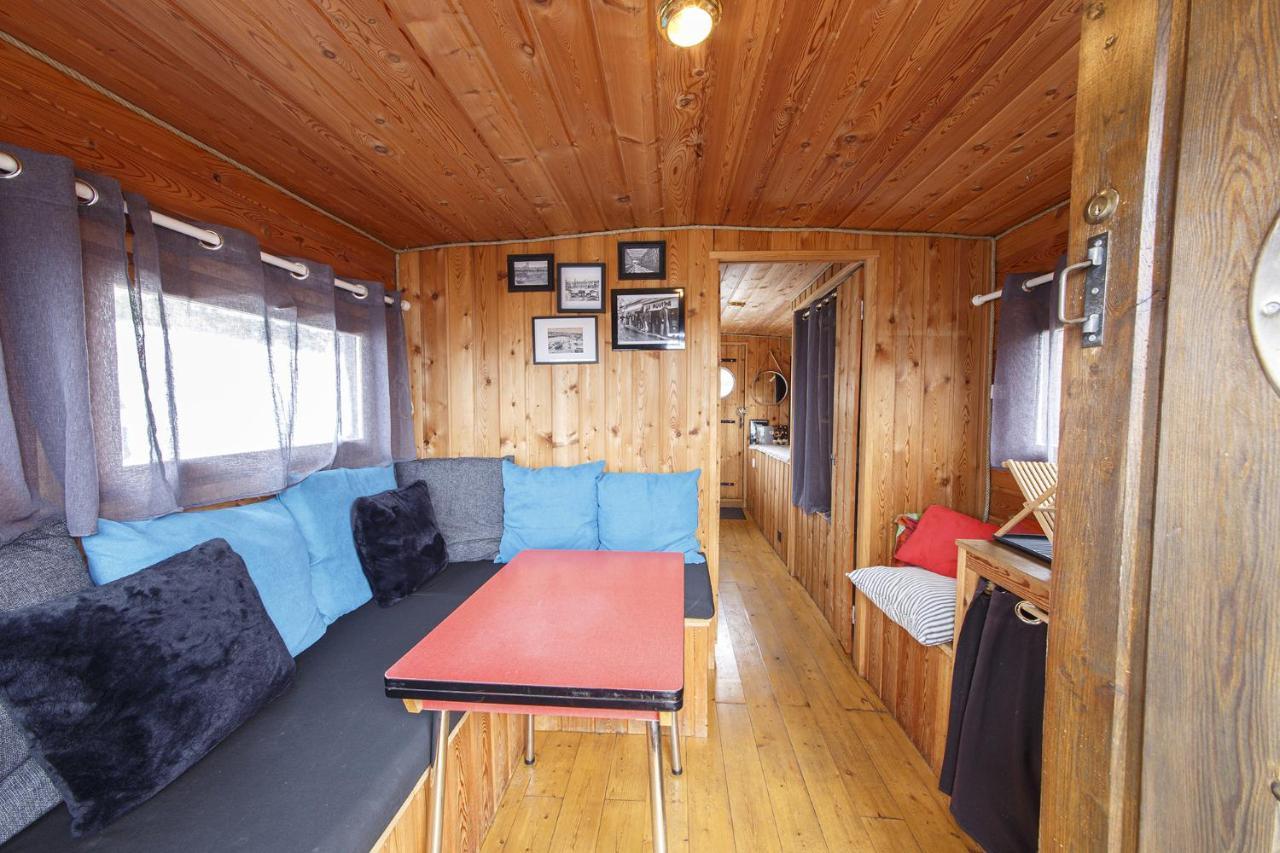 Logement Insolite La Toue Cabanee Centre Ville 昂热 外观 照片