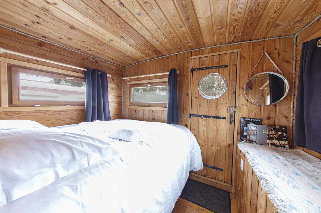 Logement Insolite La Toue Cabanee Centre Ville 昂热 外观 照片
