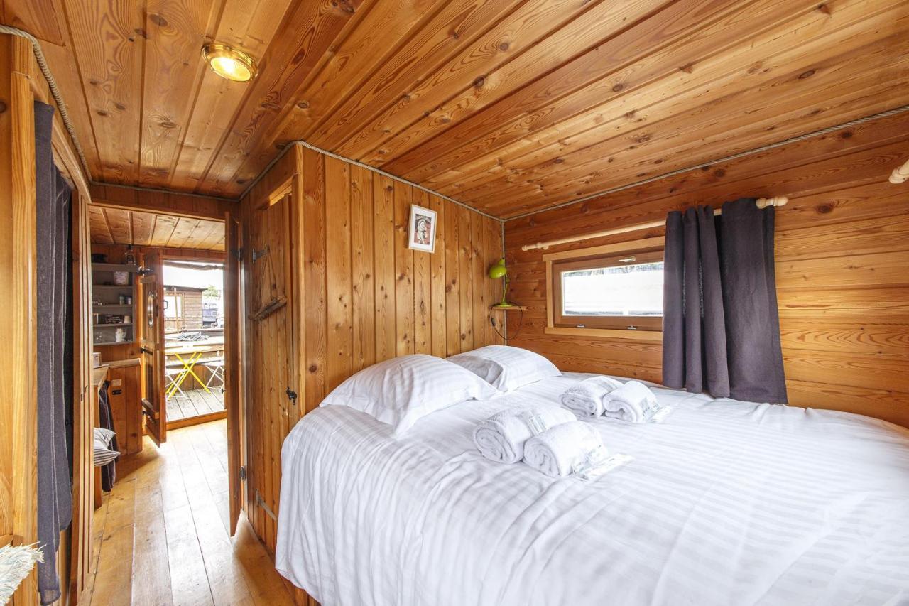 Logement Insolite La Toue Cabanee Centre Ville 昂热 外观 照片